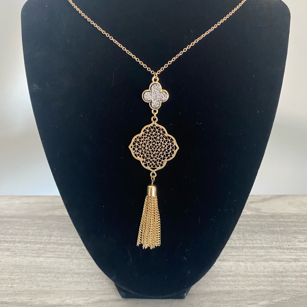 Gold Clover Long Necklace - Picture 3 of 3
